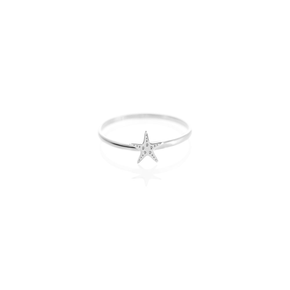 Dainty Starfish Ring made of White Gold
