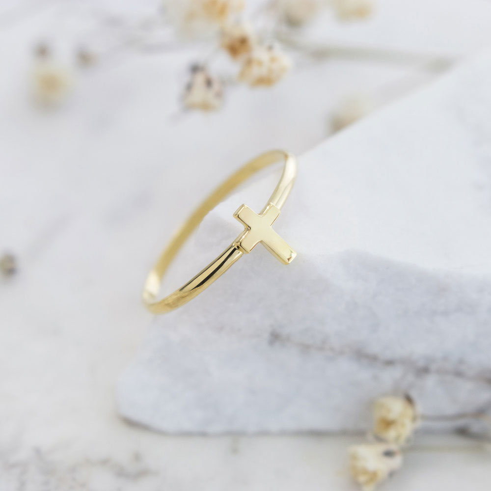Small Cross Ring in Yellow Gold