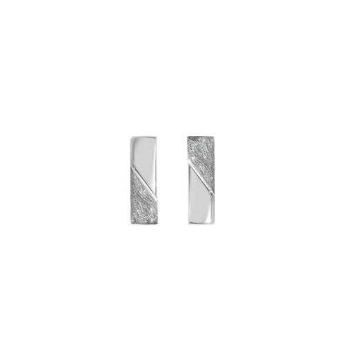 Simple White Gold Bar Stud Earrings with a Contrast