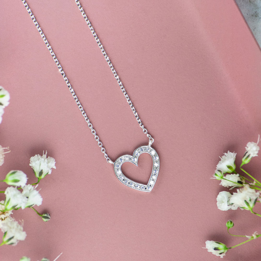 Romantic Heart with Diamonds, Necklace in White Gold