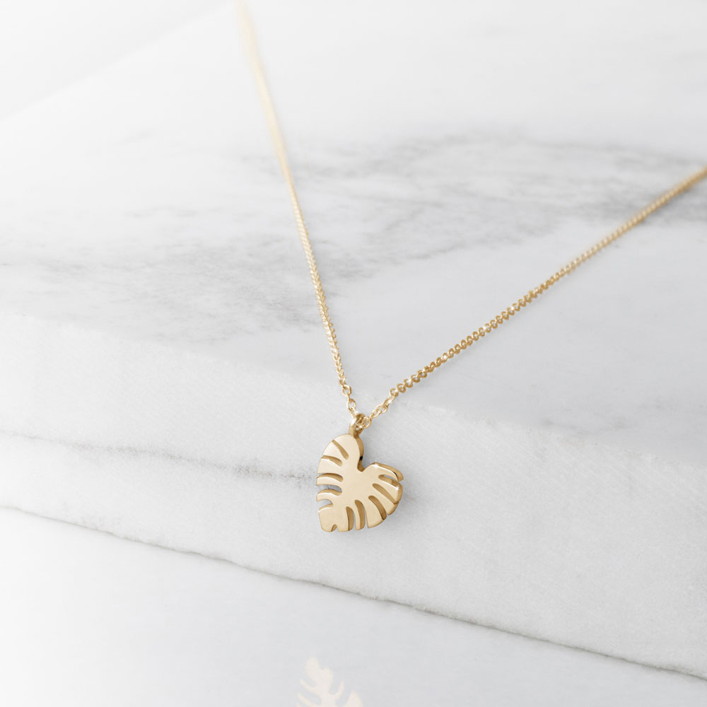 Small Monstera Leaf Pendant Necklace in Yellow Gold