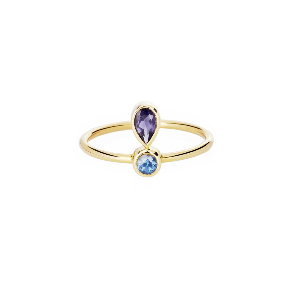 velvet blue sapphire and Iolite yellow gold ring